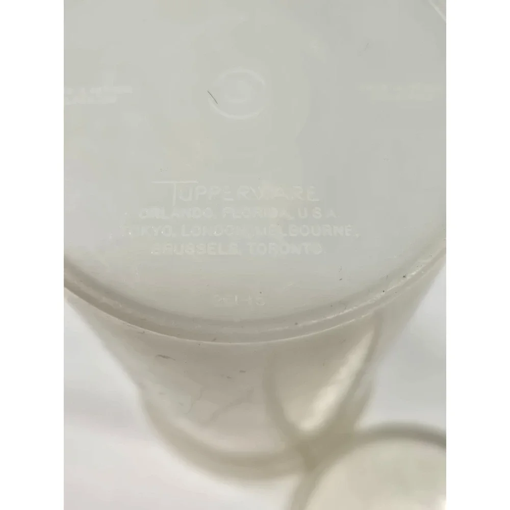 Vintage Tupperware Canister 261-15 with Seal 215-28 Translucent White‎ Tall Cup